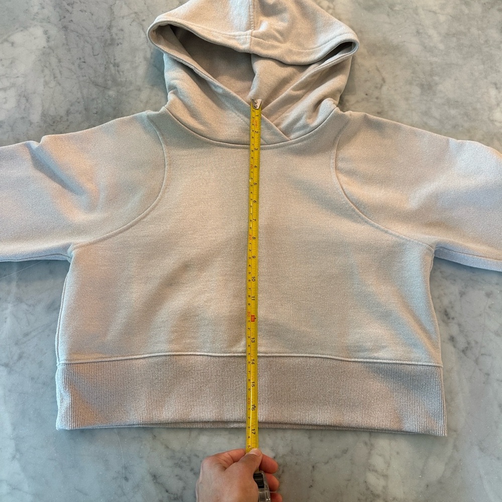 Lululemon Loungeful Cropped Hoodie Sparkle
Bone/Beige